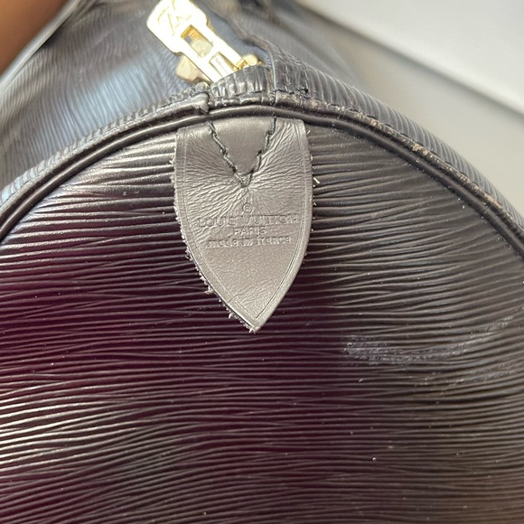 Louis Vuitton Black Epi Keepall 60 - Picture 8 of 12
